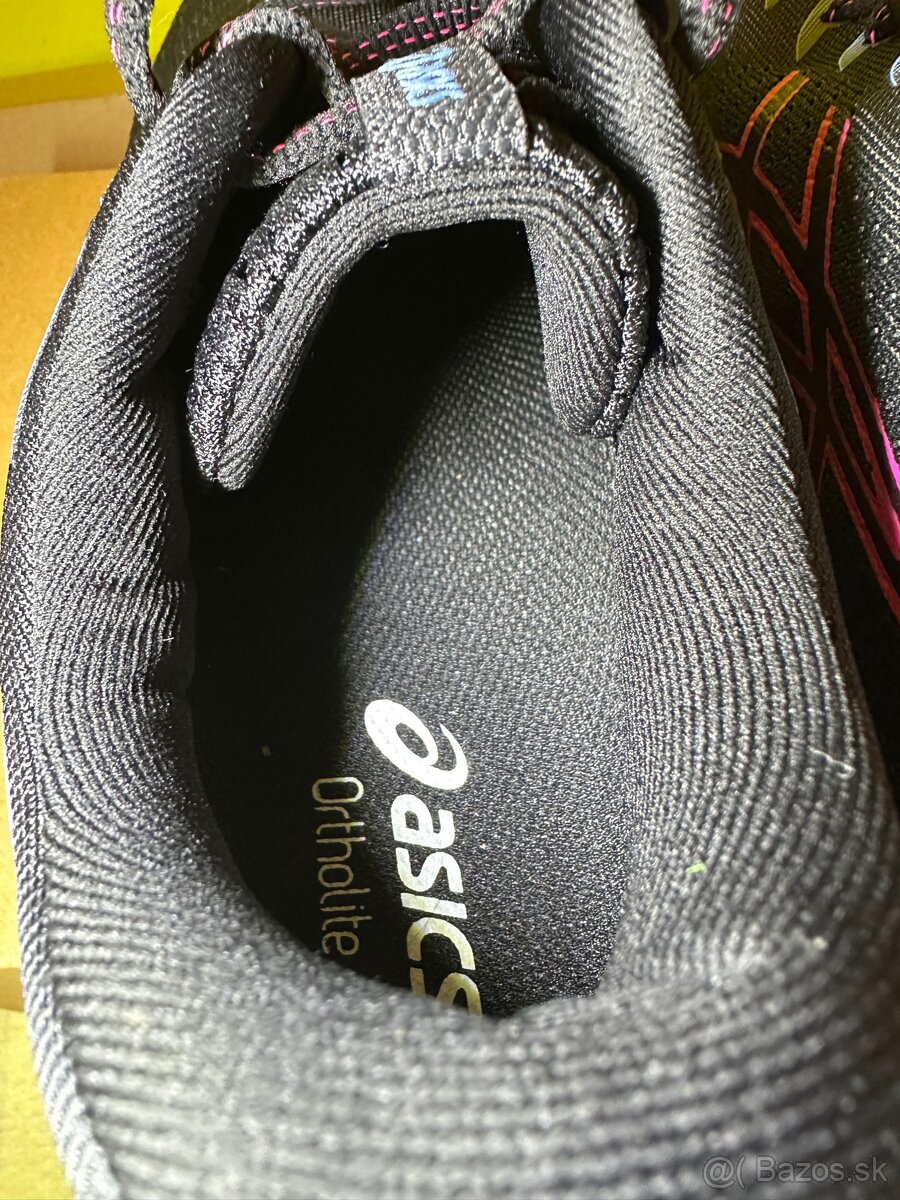 Damske bezecke tenisky Asics Gel Saiun 2 - 10