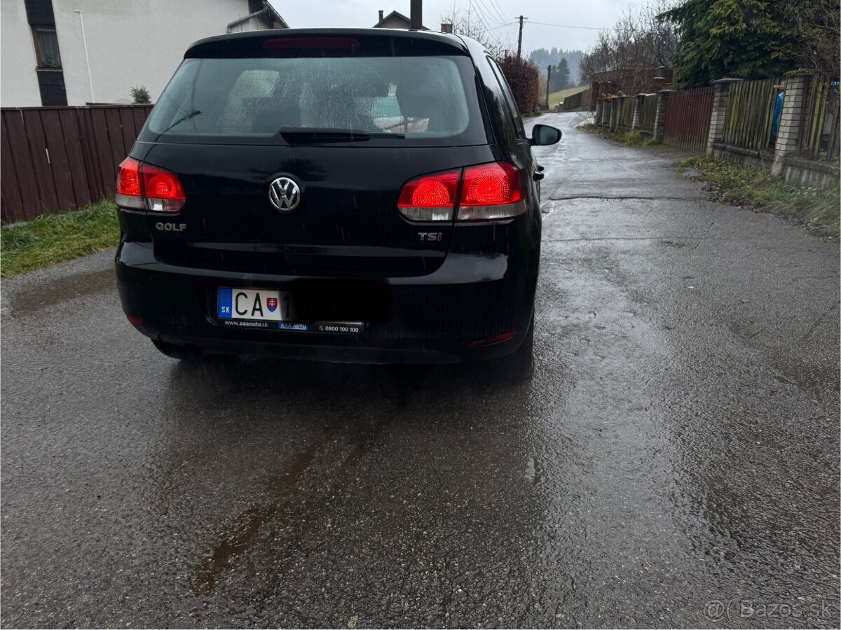 Volkswagen Golf - 10
