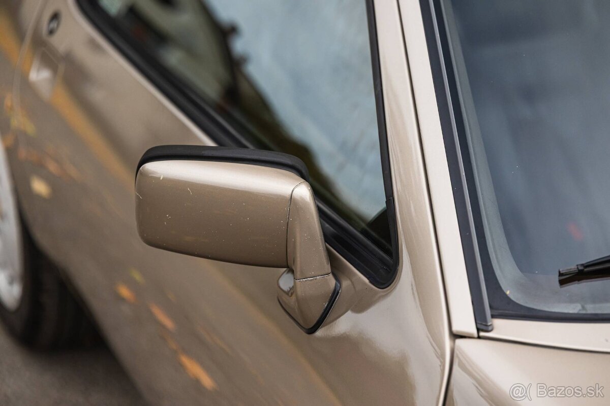 Porsche 928S z roku 1983 - 10