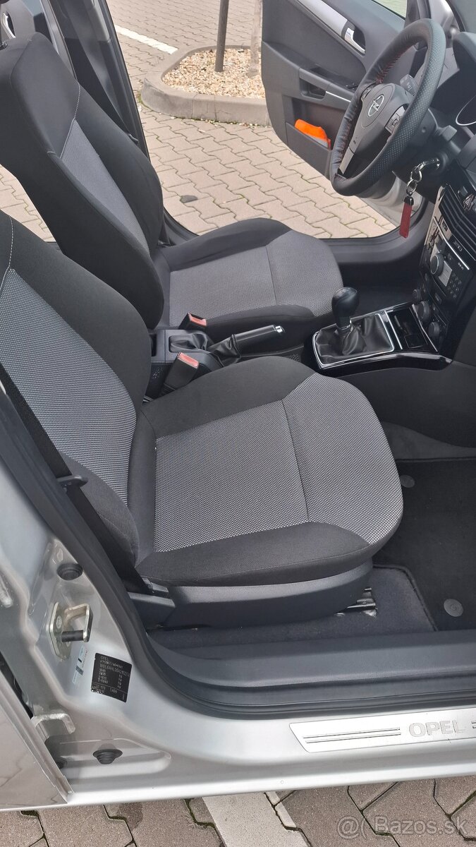 Opel Astra Statio Wagon - 10