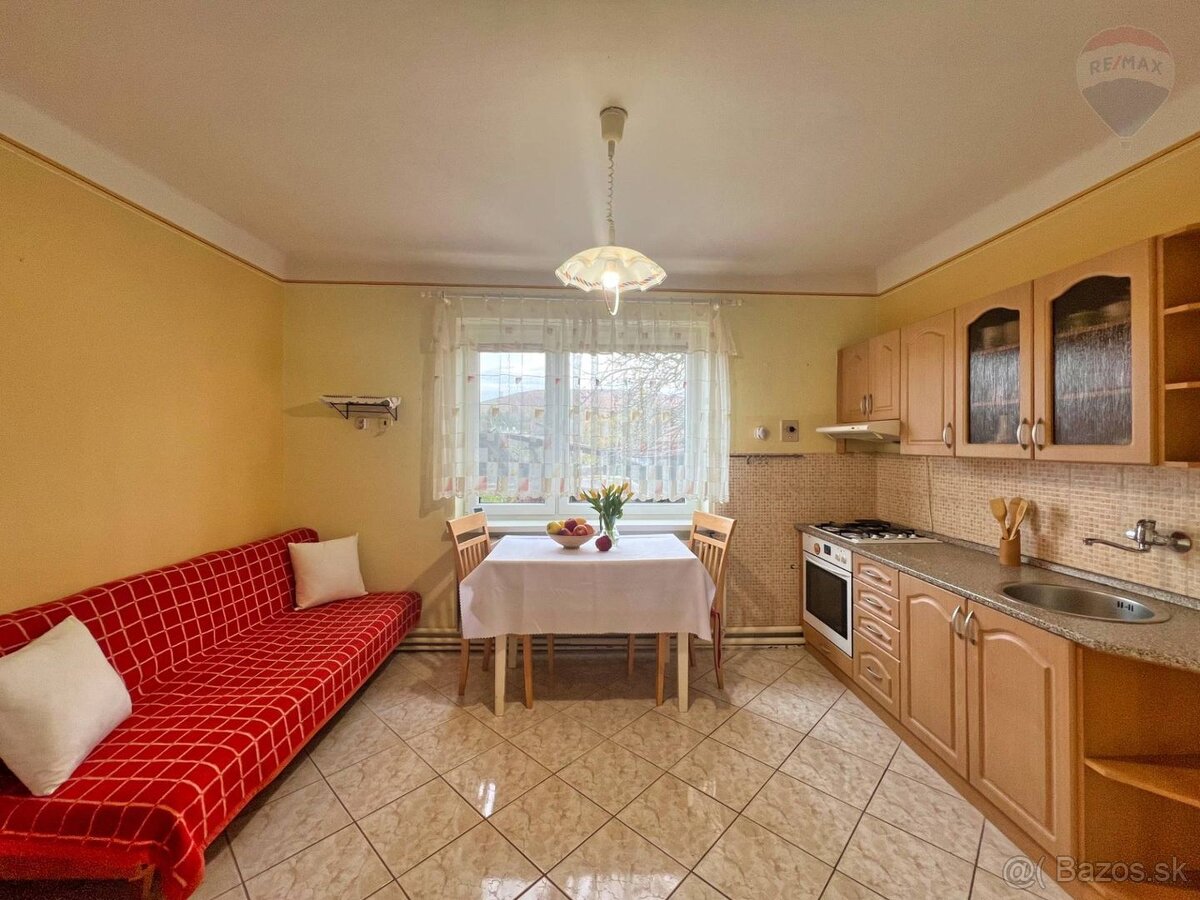Na predaj rodinný dom v obci Veľké Uherce - 10