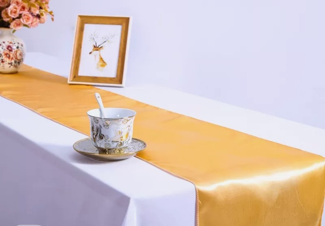 ružové mašle na stoličky s brošňou - 10