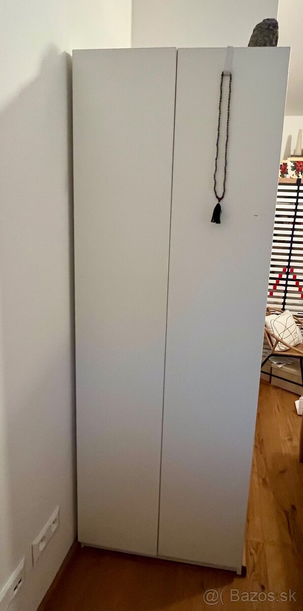 Biela skriňa na mieru - 10