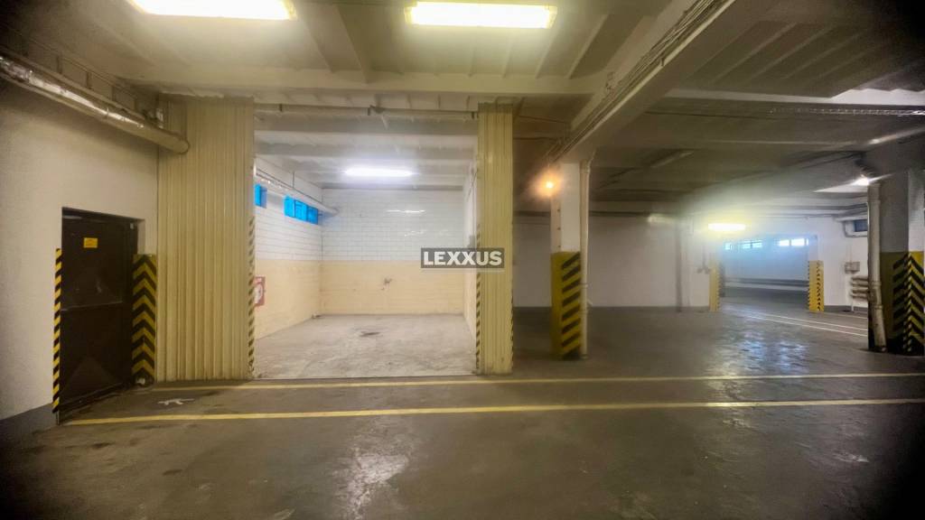 | komfortná skladová hala s parkovaním v areáli, Pod. Biskup - 10