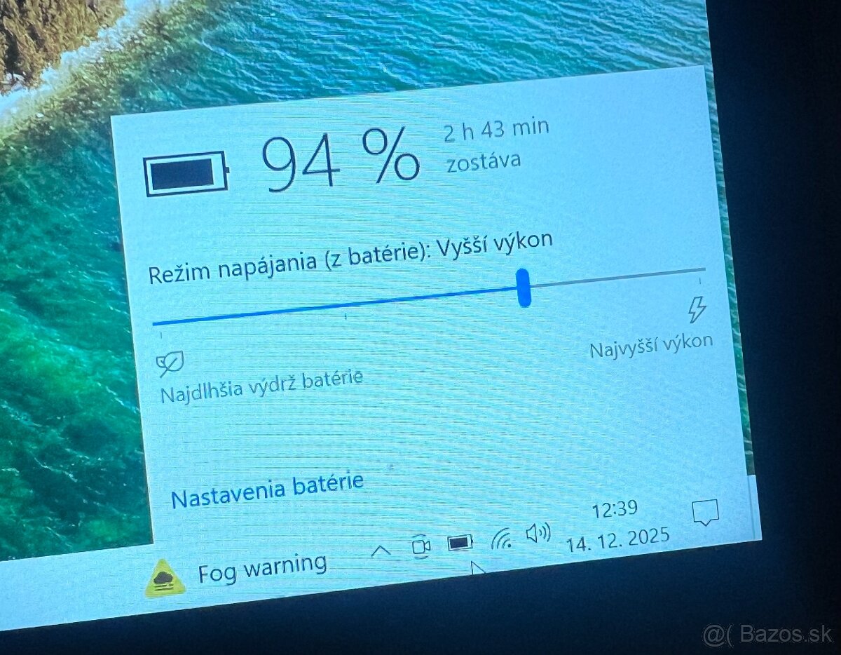 Asus ZenBook / Intel m5 / 4GB RAM / 128GB SSD / 13.3" FHD - 10