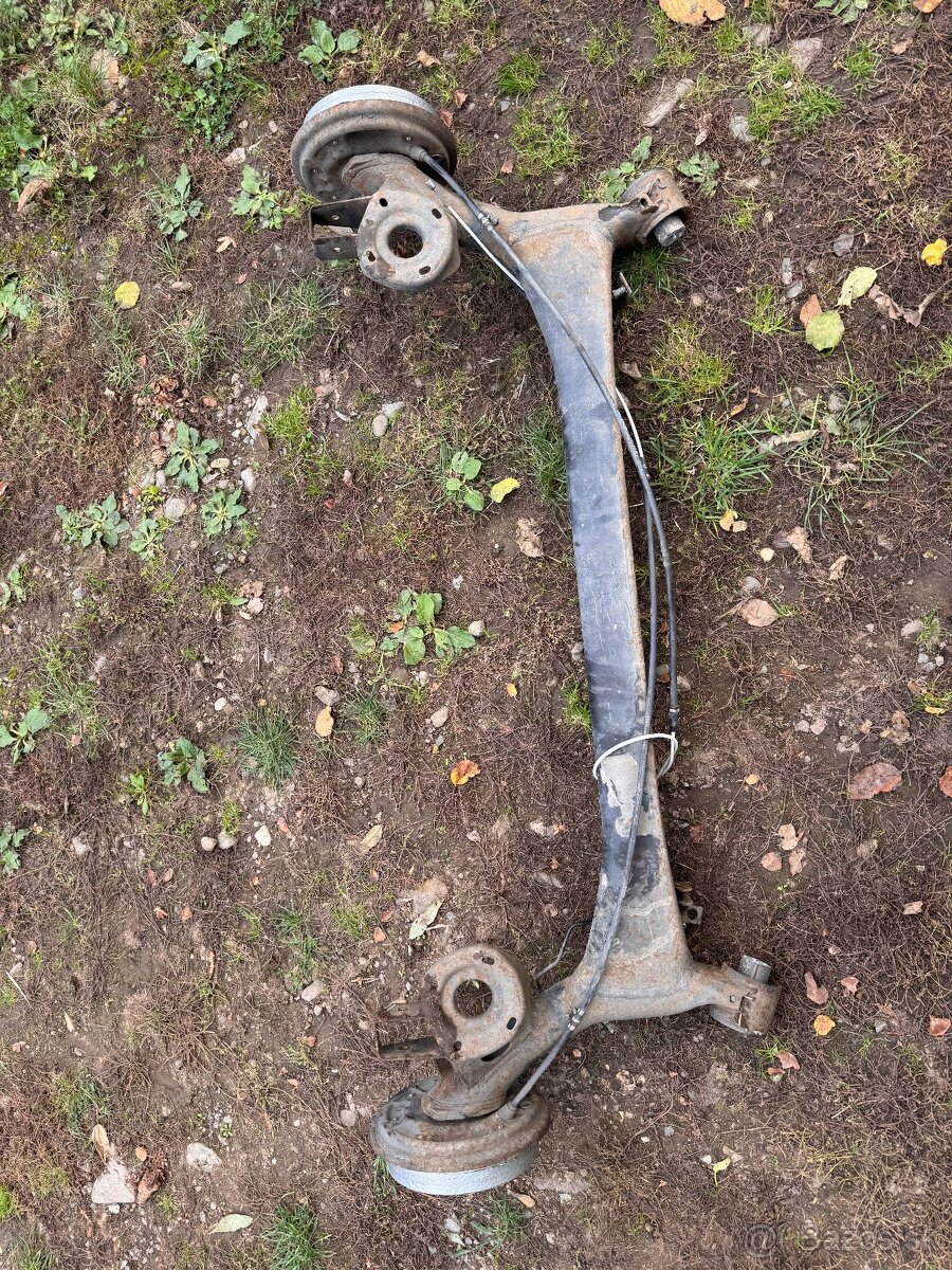 Fabia 2 combi zadná náprava, nápravnica, naprava, bubny - 10