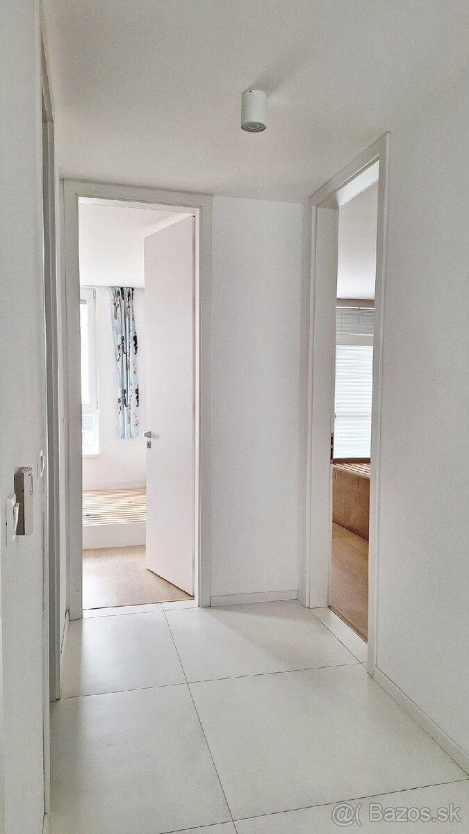 Prenajmem 3 izbový byt /RUBICON - Dvory Púchov/ - 10