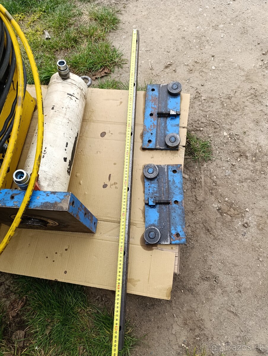 Hydraulický agregát ENERPAC s piestom a ovládaním - 10