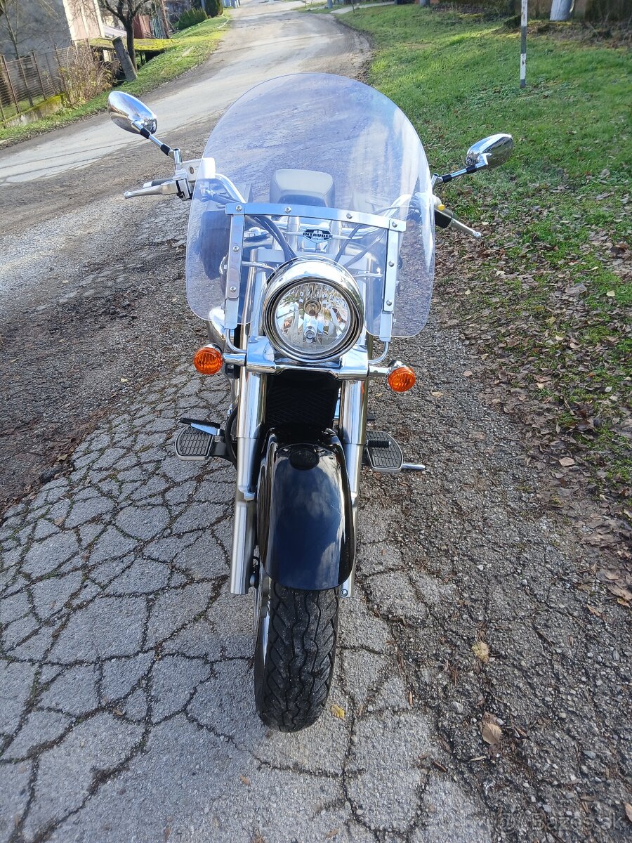 Suzuki VL 800 Intruder - 10