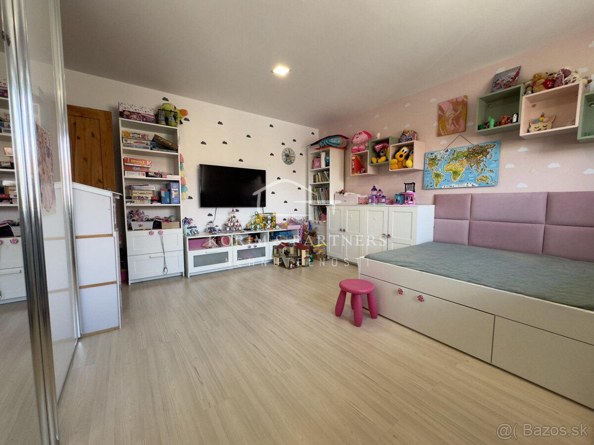 REZERVOVANÉ - Originálny rodinný dom na Leteckom poli, Komá - 10