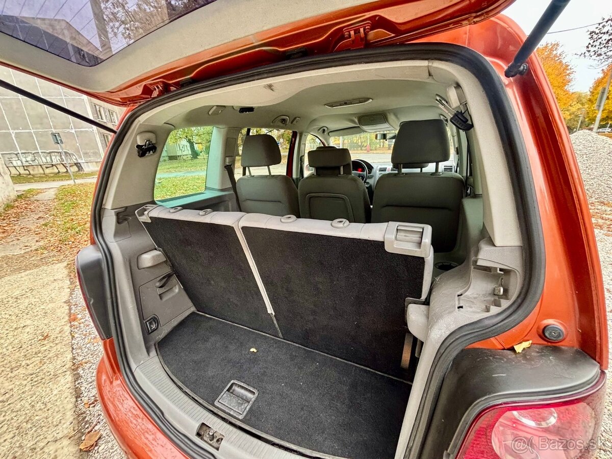Volkswagen Touran 1.9 TDi, 2009, 7 miestny - 10