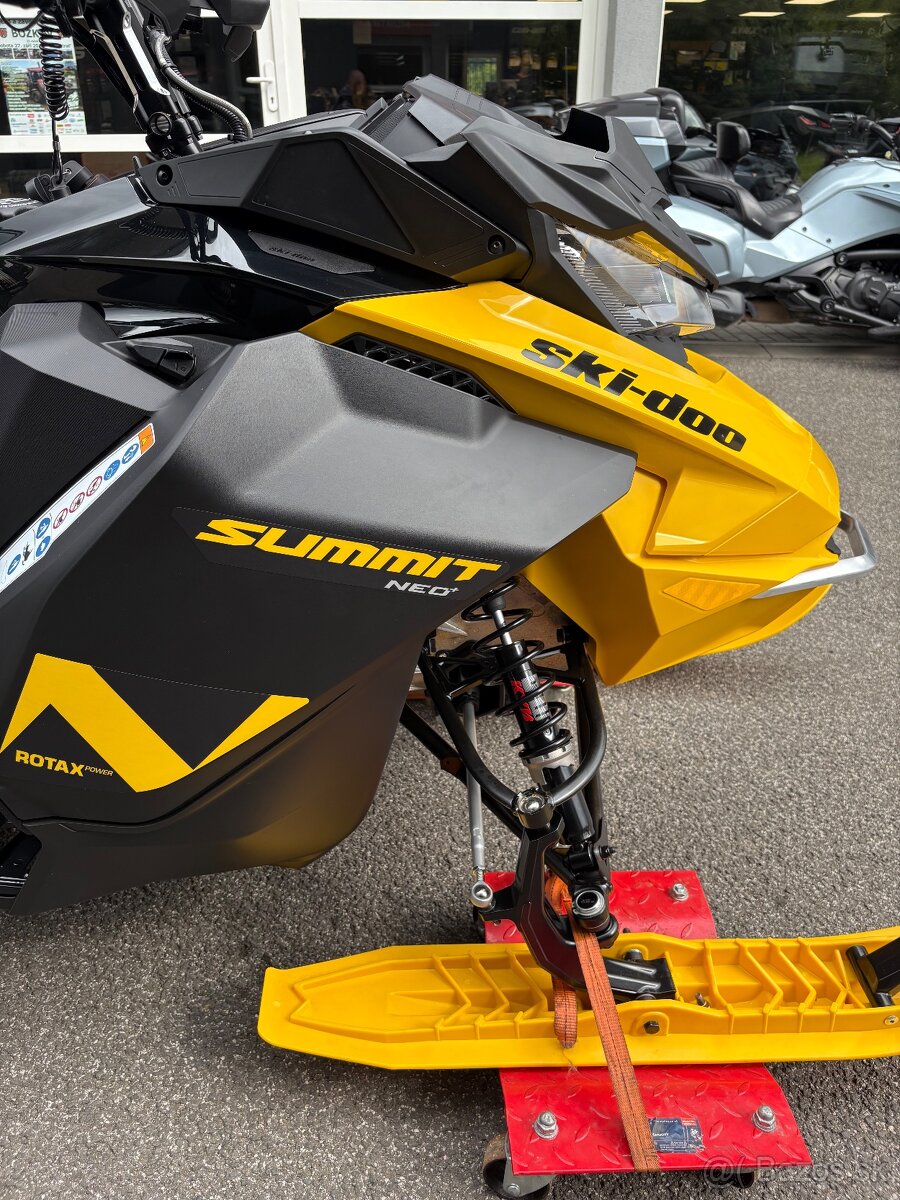 Ski Doo Summit Neo+ 600 EFI 146" 2 roky záruka - 10