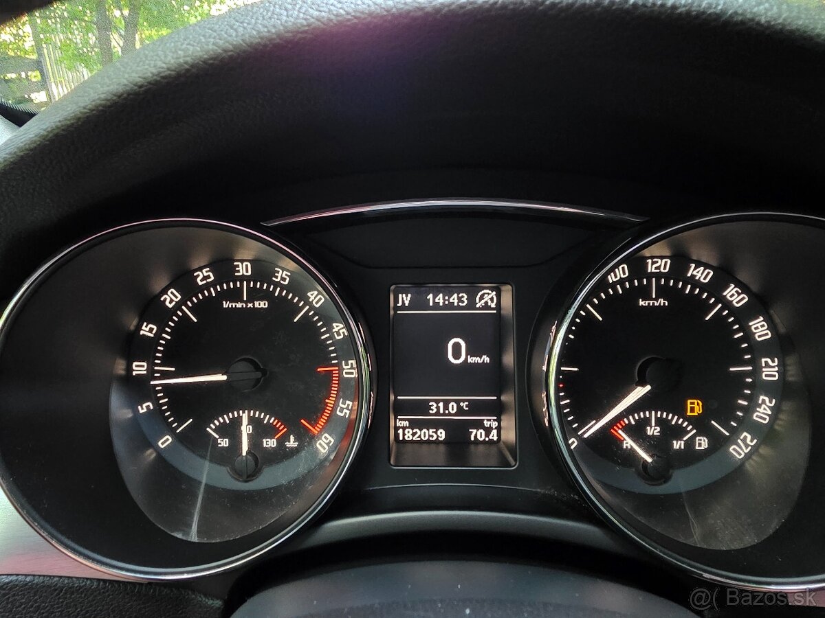 ŠKODA SUPERB COMBI II 2.0 TDI DSG 125KW 12/2014 - 10