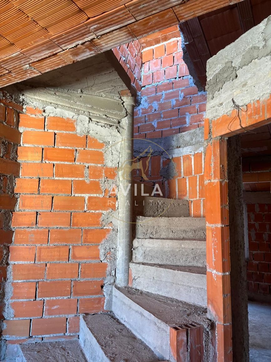 Na predaj apartmán-rodinný dom s terasou a garážou – Zadar, - 10