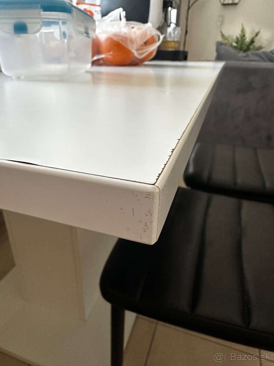 Jedálenský stôl - 10