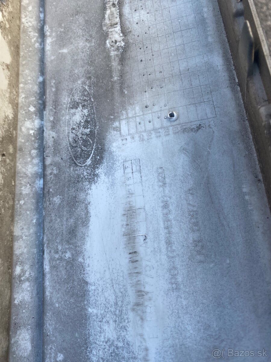 Ford Focus Mk3 predny naraznik - 10