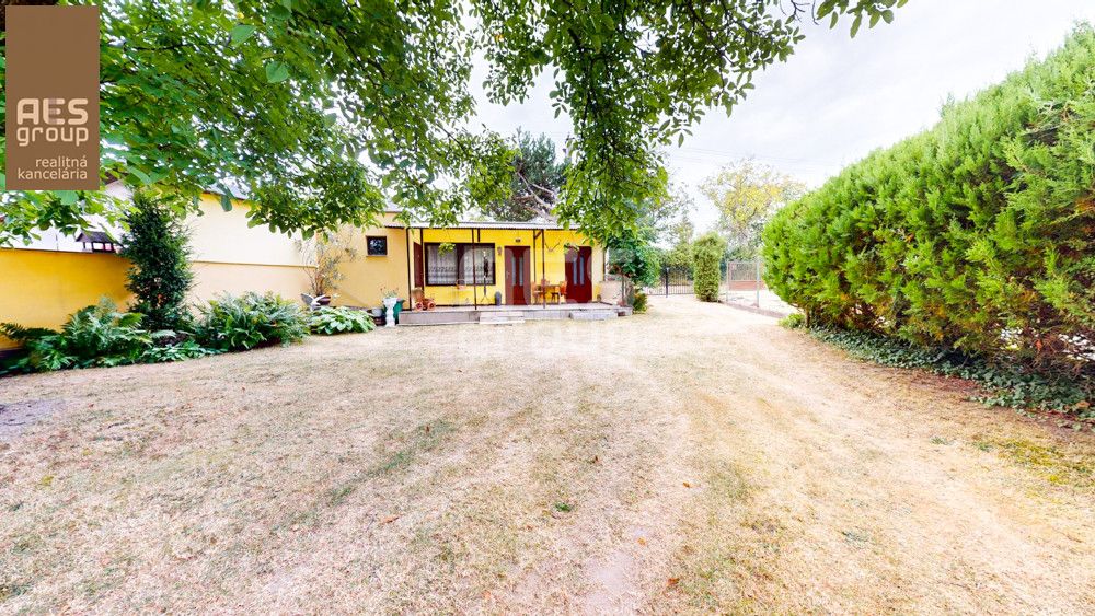 PREDAJ, ZÁHRADA S DVOMA CHATAMI, NOVÁ HORA, STUPAVA - 10