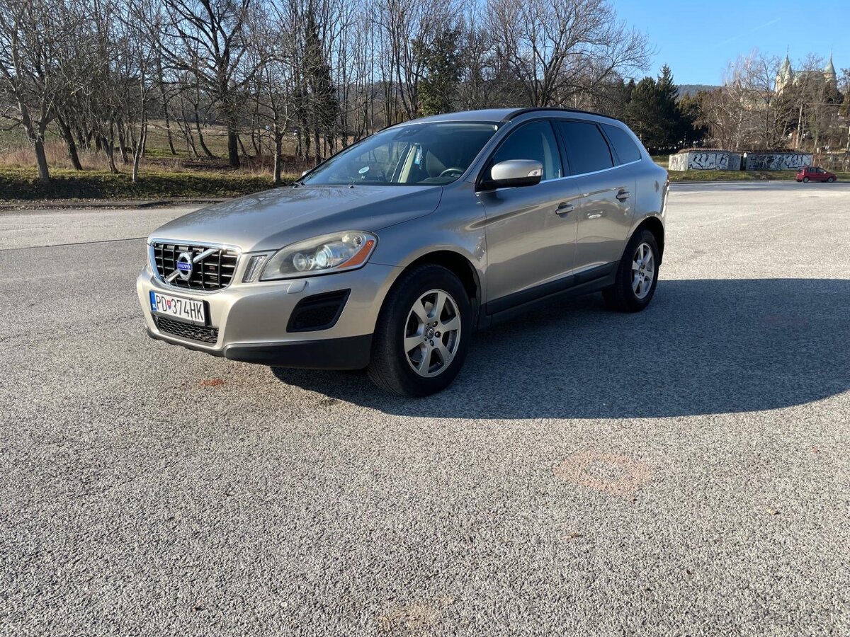Volvo XC60 2.4D AWD - 10