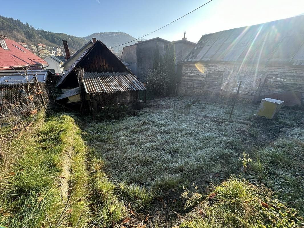 Ponúkame na predaj starší bungalov v Brusne - 10