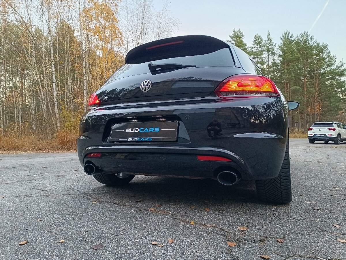 Volkswagen Scirocco R 265PS rok 2012, manuál - 10