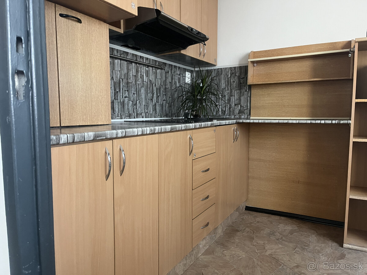 Na prenájom 1 izbový byt - Dunajská Streda - 10