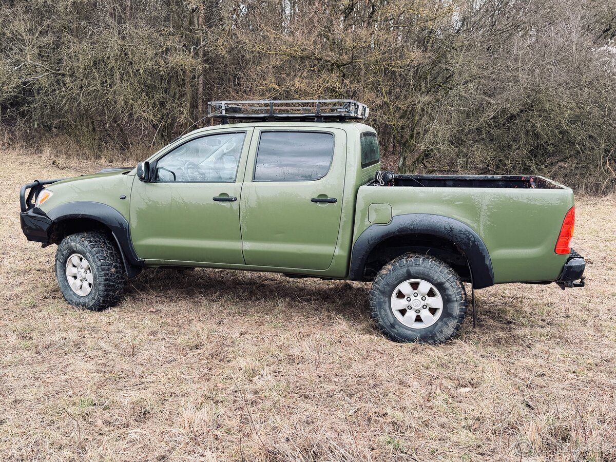 Toyota Hilux - 10