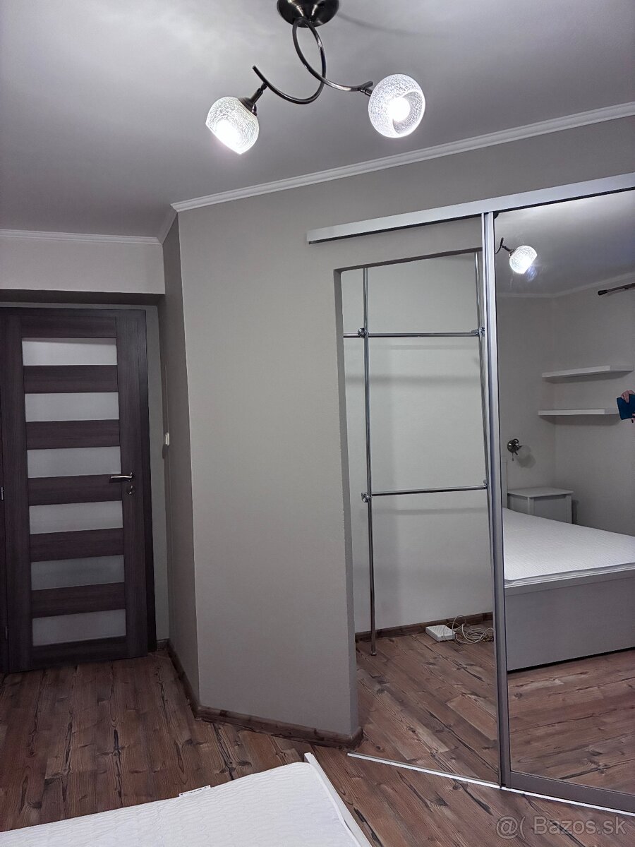 Prenajmem 2-izbovy velmi prijemny byt s krbom - 10