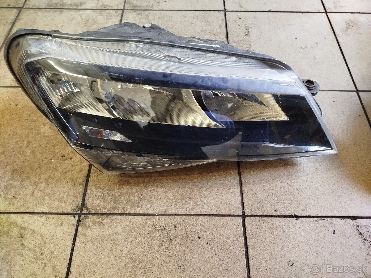 Rozpredám Superb 3 dvere (pravá strana) - 10