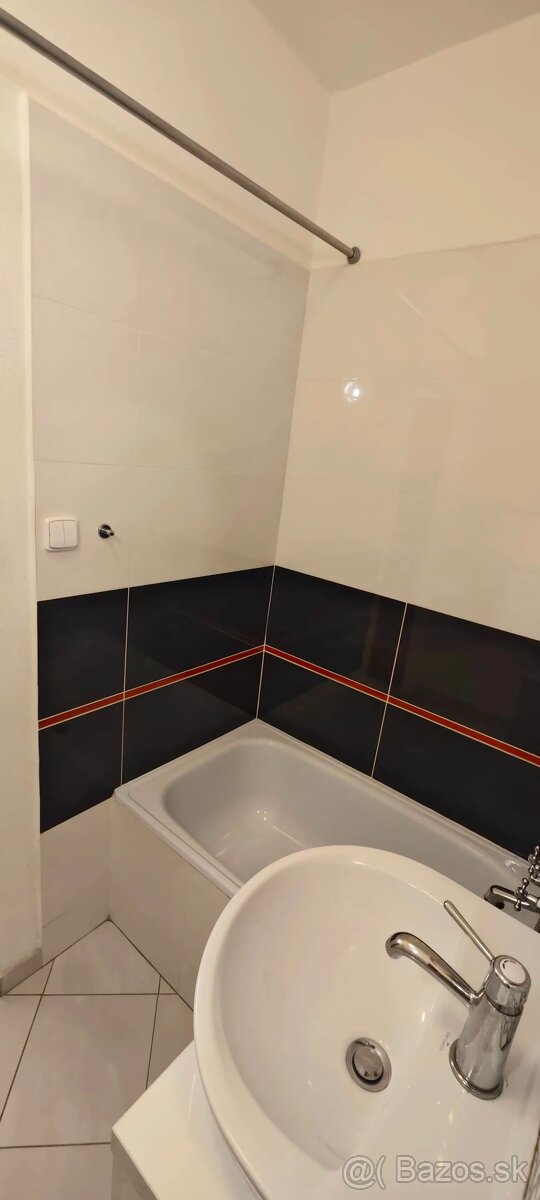 Realitný kancelária REALADR s.r.o. - 10