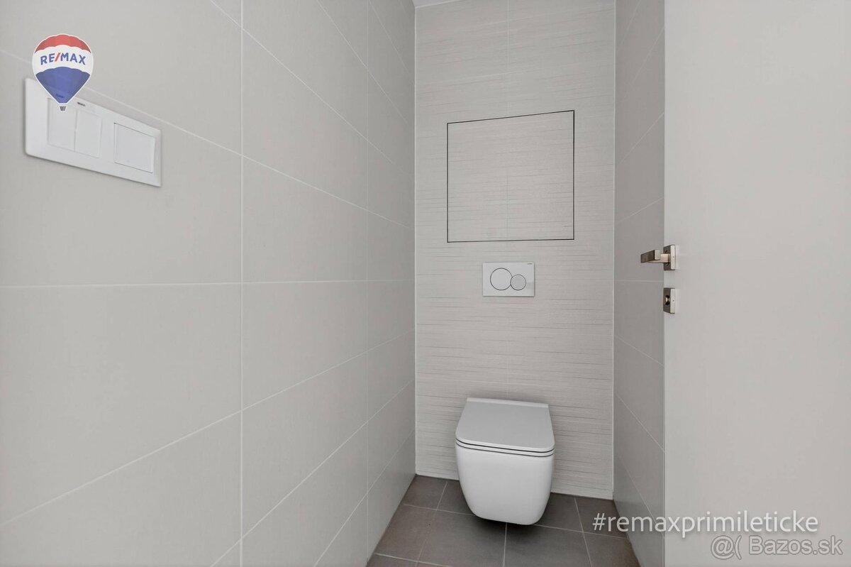 NA PREDAJ Slnečný 2-izbák s veľkým balkónom v Jarabinkách - 10