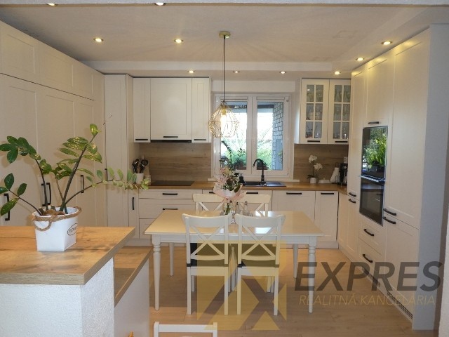 RK EXPRES - na predaj rodinný dom v Handlovej, ul. Údernícka - 10