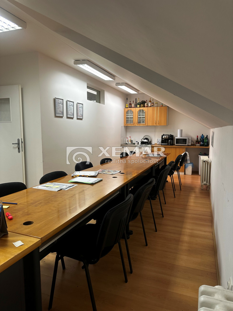 PRENÁJOM Administratívno-skladový areál Banská Bystrica - 10