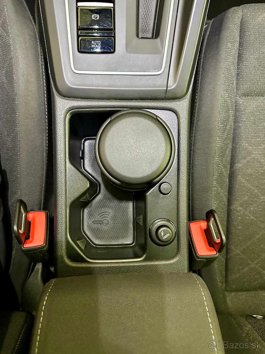 Volkswagen Golf 8 2.0 DSG aut, TDi LIFE r.v. 03/2022 - 10