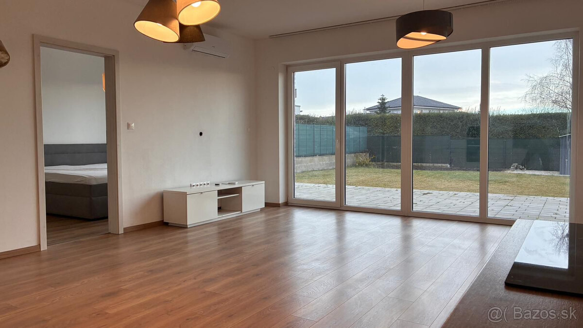 PREDAJ - DOM, KDE SA BÝVANIE MENÍ NA POCIT DOMOVA - 10