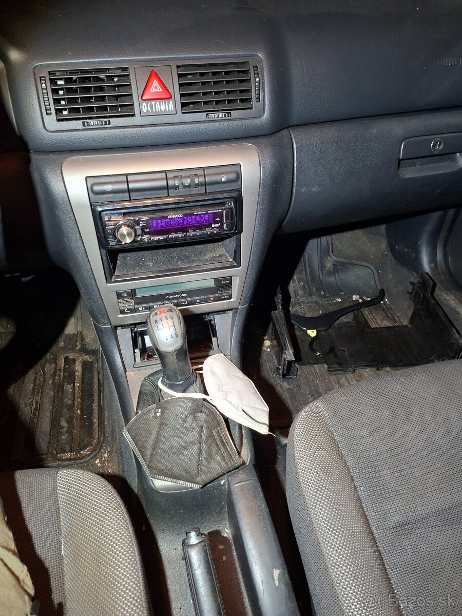 rozpredam interier Skoda Octavia - 10