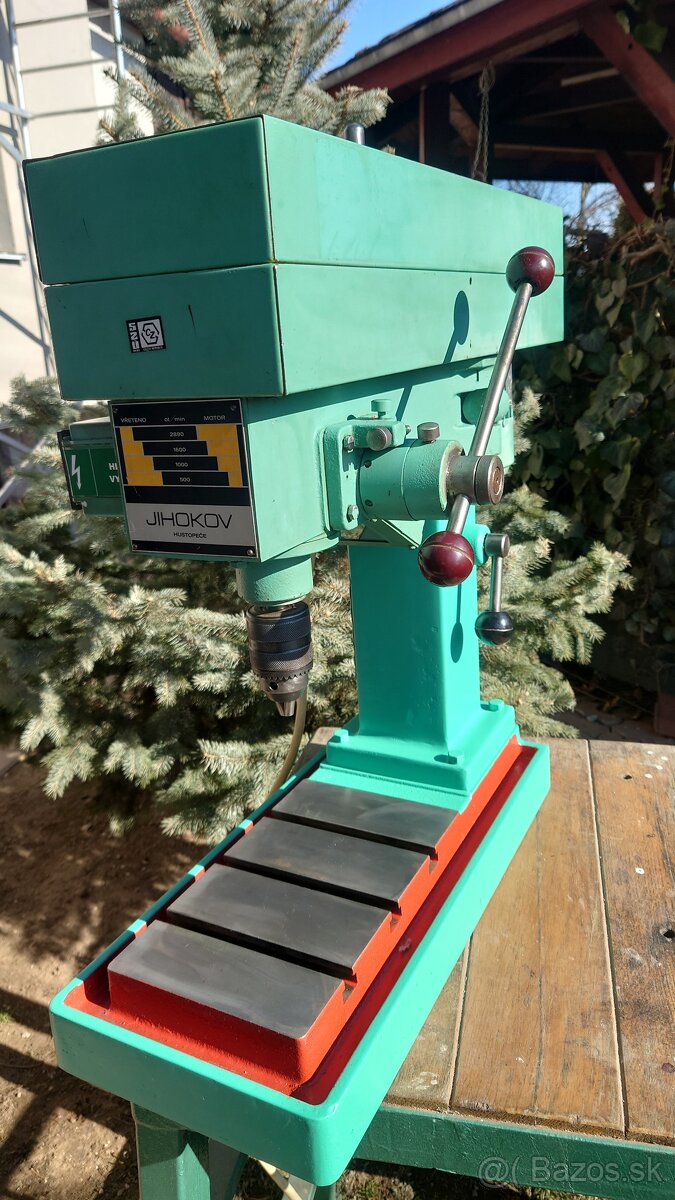 Vŕtačka jihokov SVB 16 - 10