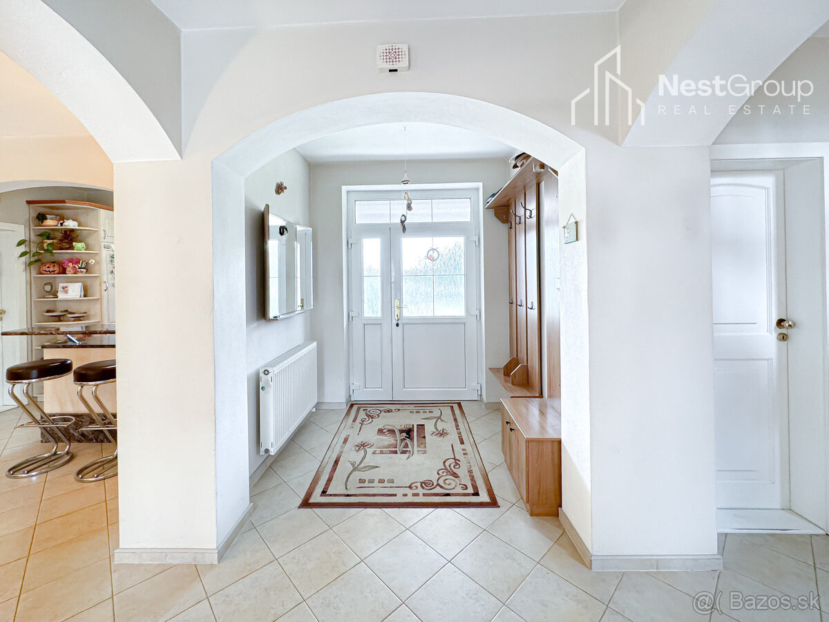 ZNÍŽENÁ CENA6- IZBOVÝ RD S DVOJGARÁŽOU,VEĽKÝ POZEMOK 1,65HA - 10