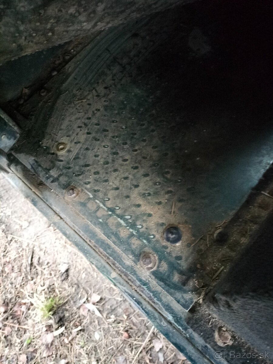 Land Rover Defender - 10