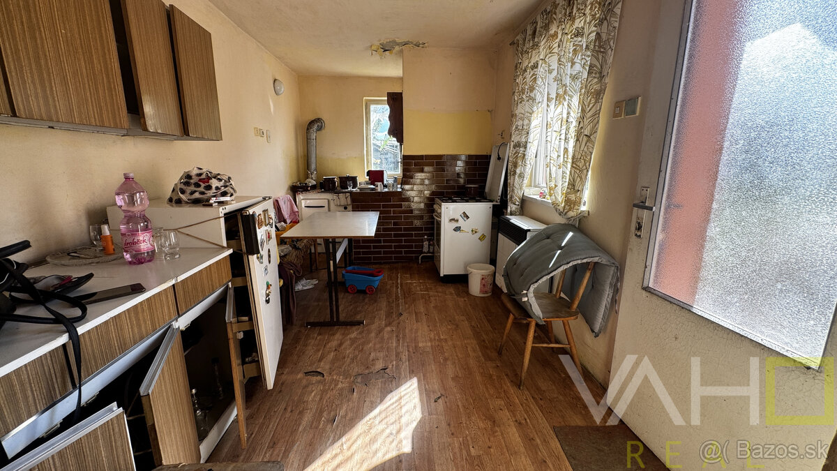 🏡 Na predaj: tehlový rodinný dom s veľkým pozemkom v obci Vá - 10