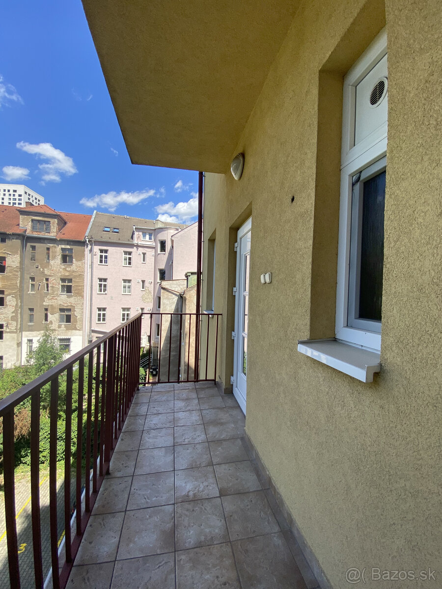 Len u nás v ponuke: Predaj 2 izbového bytu pri OC Centrál v - 10