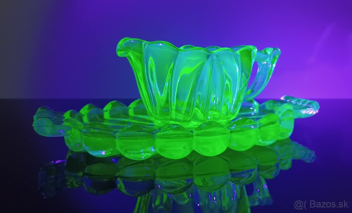 Art Deco uranové sklo mliečnik v top stave - 10