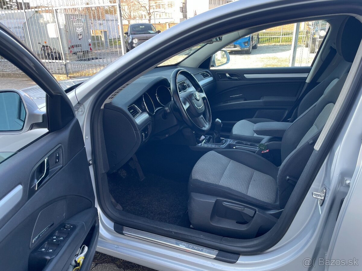 Škoda Superb 2,0 TDi - 10