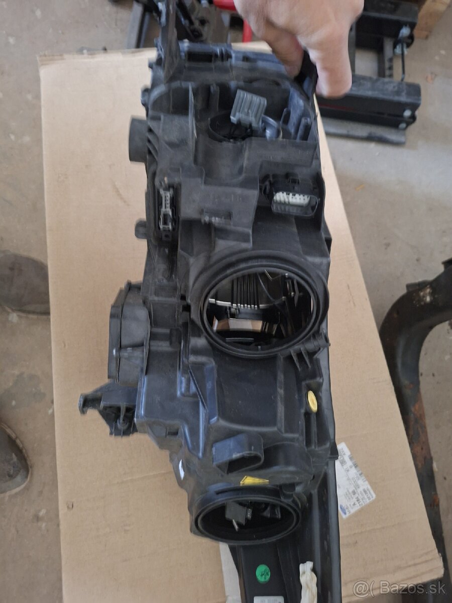 Predné Xenóny Ford Kuga 2020 - 10