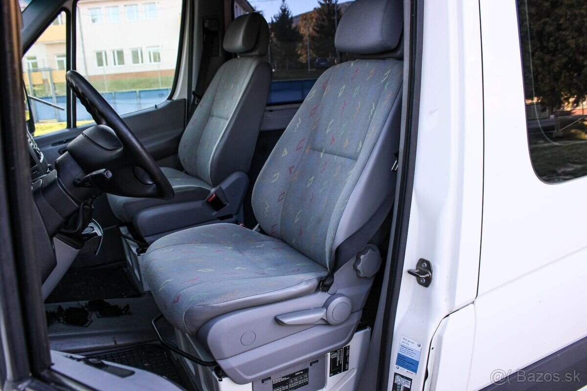 Volkswagen Crafter 2.5 TDI 9 MIEST - 10