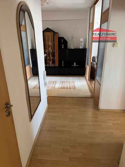 Na predaj veľký 3 - izbový byt na Hlavnej ulici v Trnave - 10