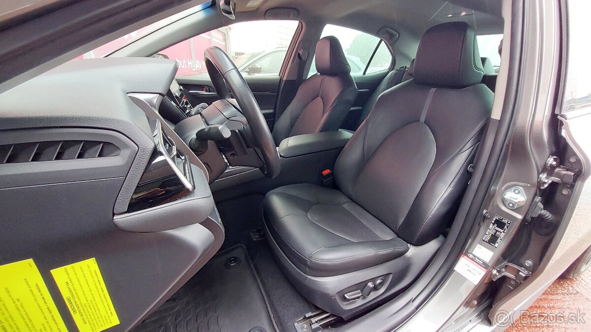 Toyota Camry 2.5 hybrid 131kW e-CVT Executive - 10