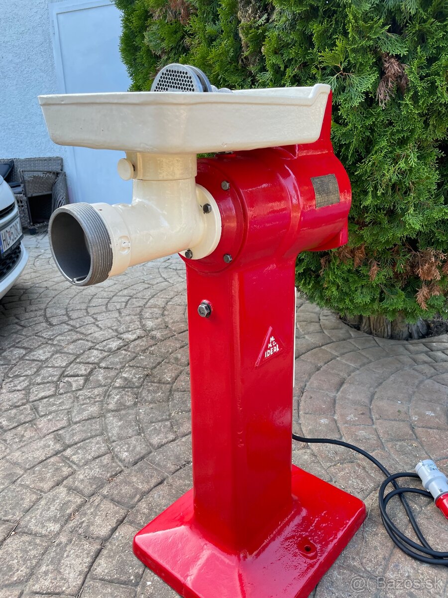 Mlynček na maso - 10