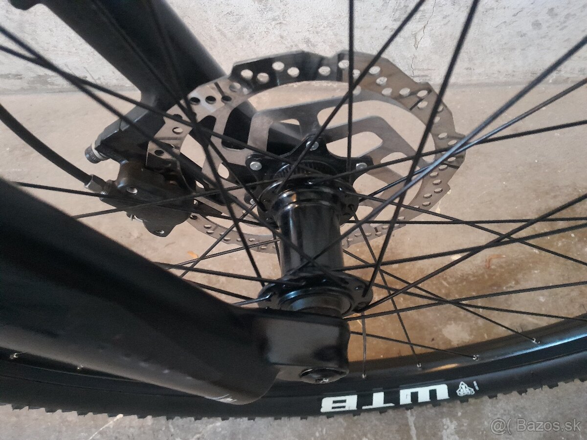 CTM ZEPHYR ako nový - 10