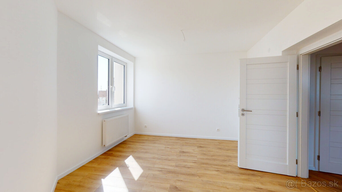 POSLEDNÝ 2-izbový byt s priestrannou loggiou v projekte Poli - 10