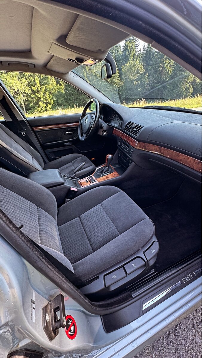 BMW e39 523i - 10